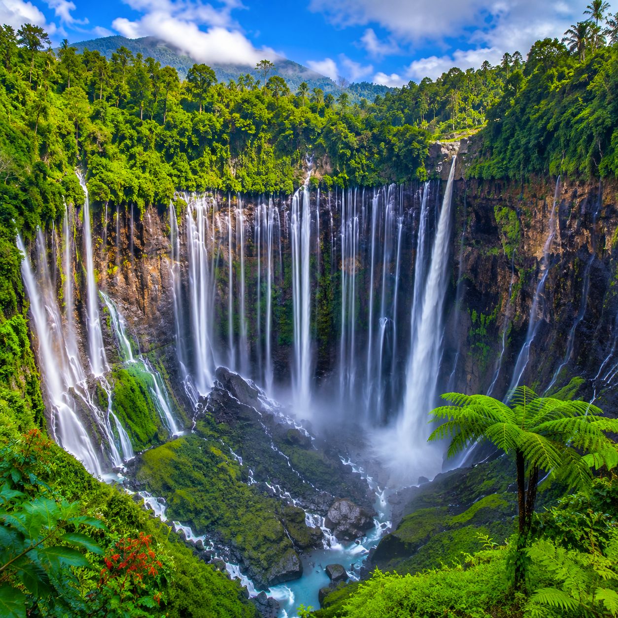 TUMPAK SEWU WATERFALL TOUR